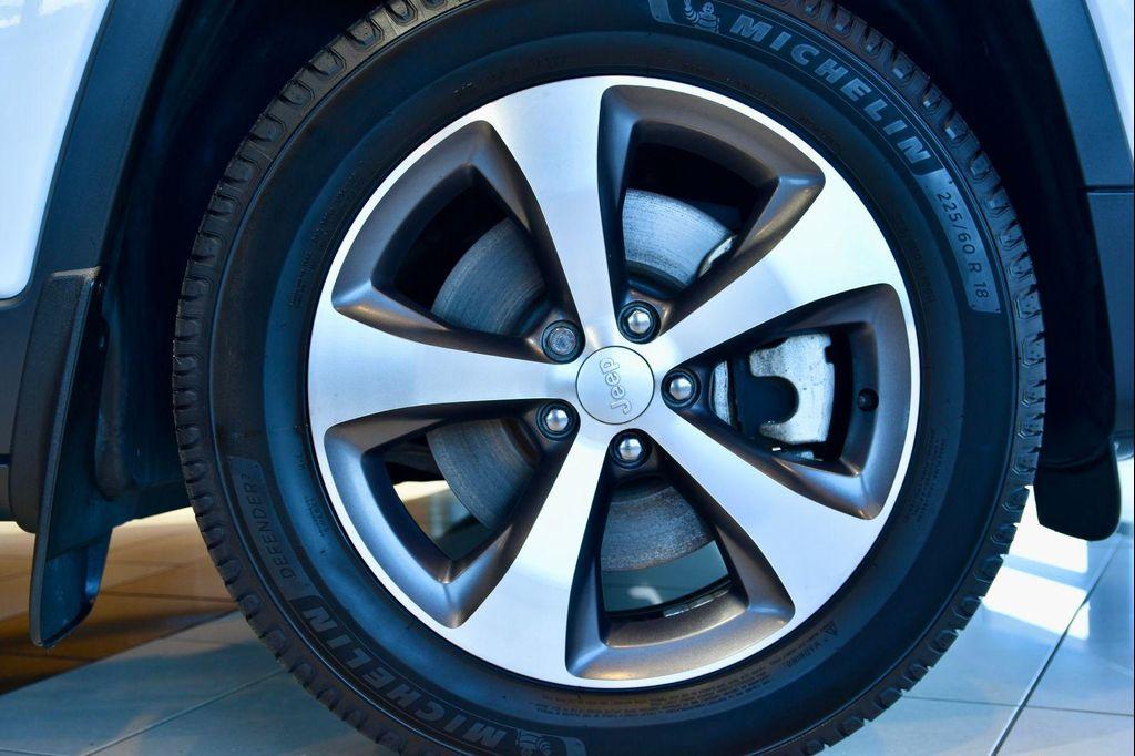 used 2021 Jeep Cherokee car, priced at $23,990