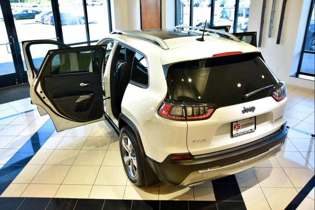 used 2021 Jeep Cherokee car, priced at $23,990
