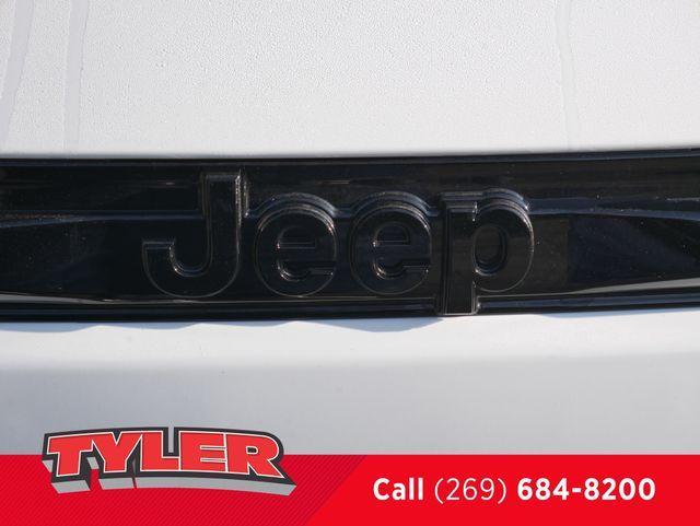 new 2025 Jeep Grand Cherokee car, priced at $47,338