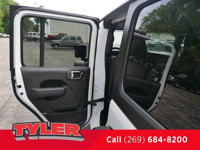new 2025 Jeep Wrangler car