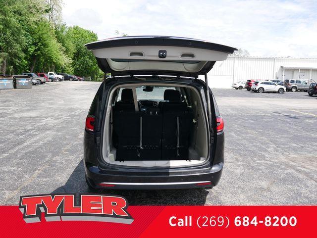 used 2023 Chrysler Pacifica Hybrid car, priced at $21,000