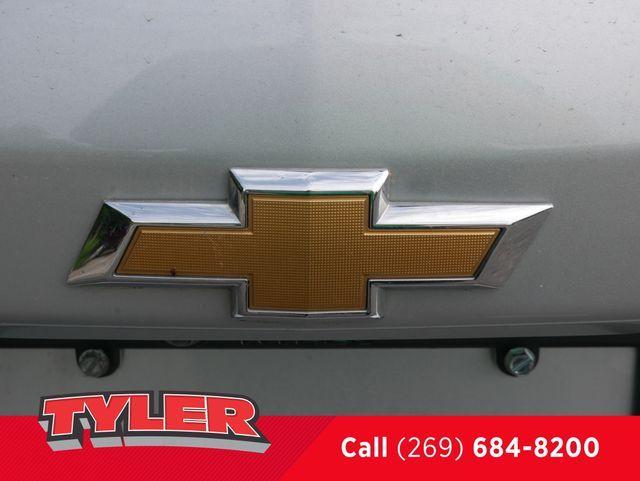 used 2021 Chevrolet Equinox car, priced at $24,515