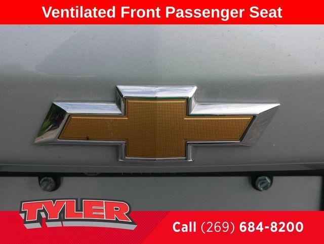 used 2021 Chevrolet Equinox car, priced at $24,000