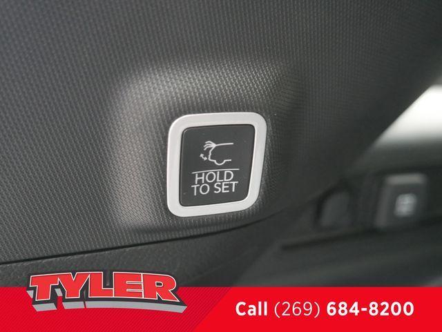 new 2025 Jeep Grand Cherokee car, priced at $43,109