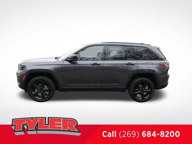 new 2025 Jeep Grand Cherokee car, priced at $42,972