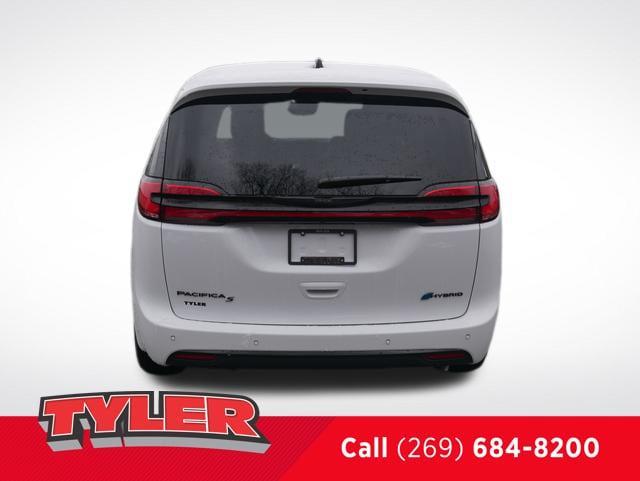 new 2024 Chrysler Pacifica Hybrid car, priced at $53,661