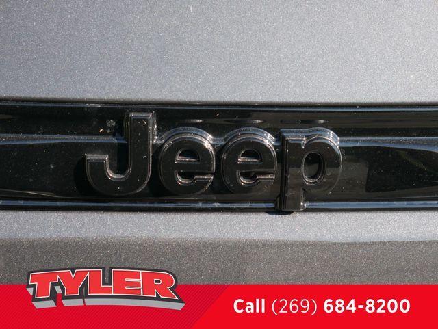 new 2025 Jeep Grand Cherokee car, priced at $42,491