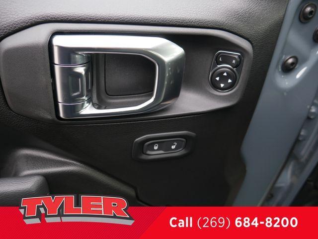 new 2025 Jeep Gladiator car, priced at $45,475
