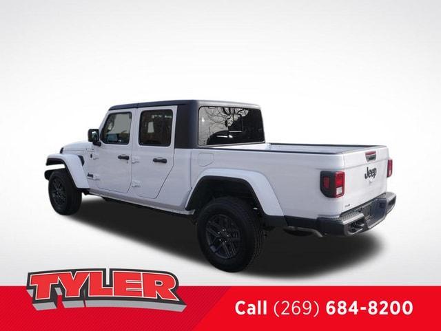 new 2024 Jeep Gladiator car, priced at $44,150