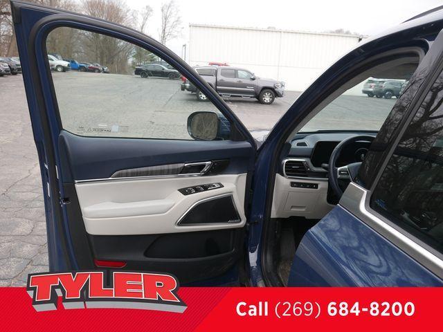 used 2023 Kia Telluride car, priced at $43,359