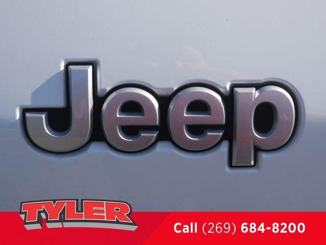 new 2025 Jeep Grand Cherokee L car