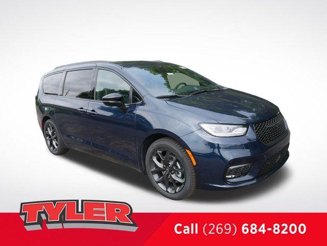 new 2025 Chrysler Pacifica car