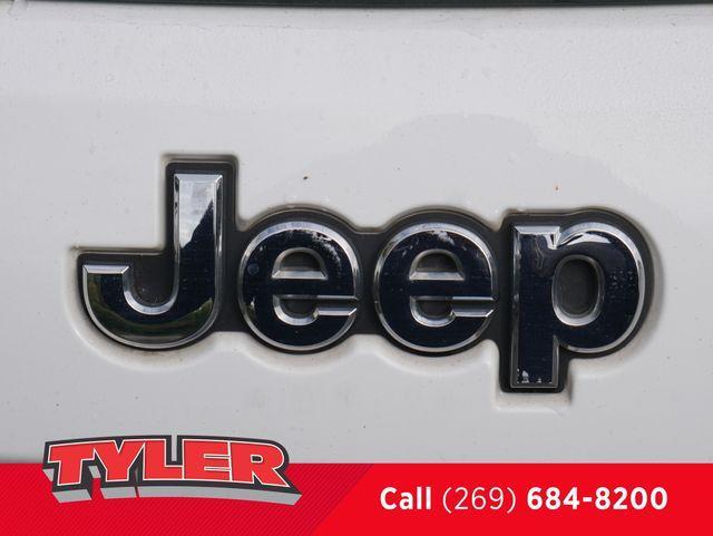 used 2014 Jeep Grand Cherokee car, priced at $15,810