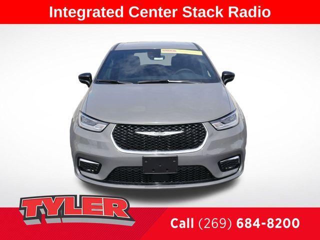 new 2025 Chrysler Pacifica car, priced at $39,947