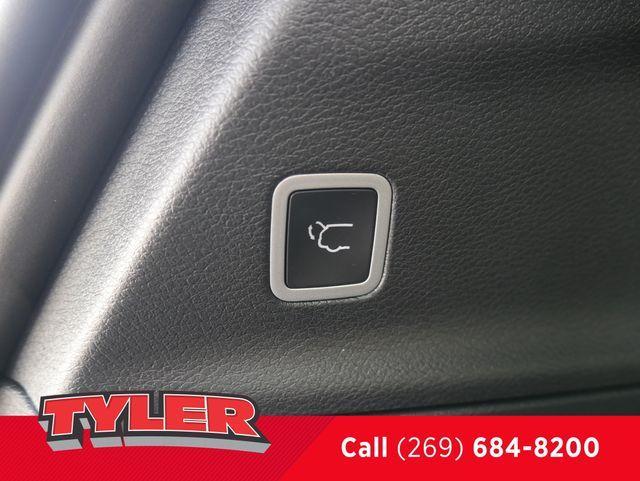 new 2025 Chrysler Pacifica car, priced at $39,947