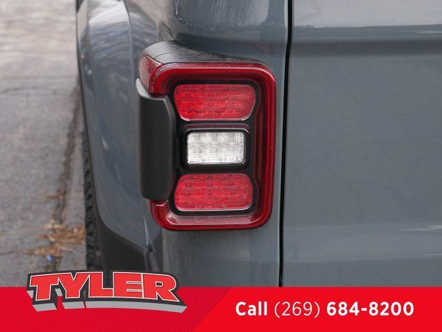 new 2025 Jeep Gladiator car, priced at $45,596