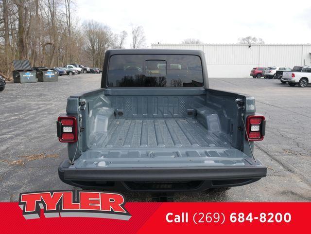 new 2025 Jeep Gladiator car, priced at $45,596