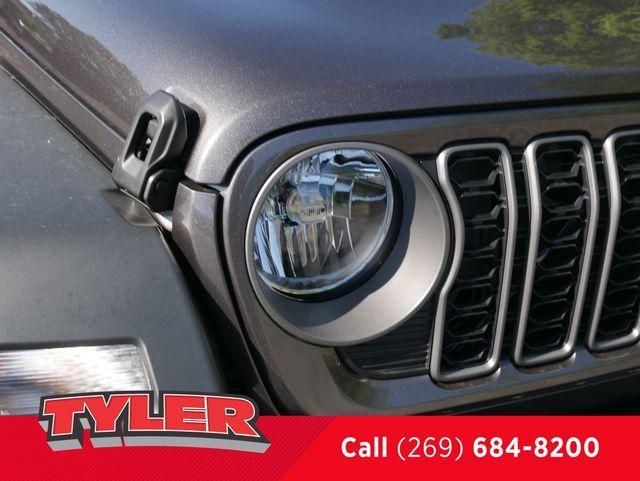 new 2025 Jeep Wrangler car, priced at $41,400