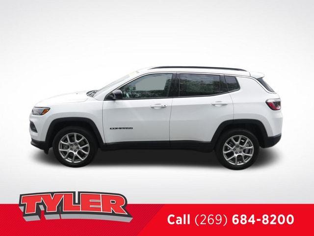 new 2024 Jeep Compass car, priced at $28,200