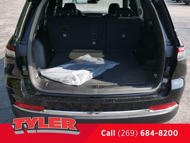 new 2025 Jeep Grand Cherokee car, priced at $45,815