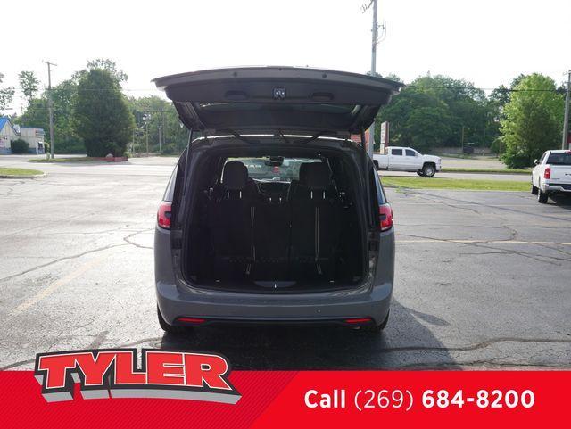 new 2025 Chrysler Pacifica car