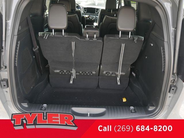 new 2025 Chrysler Pacifica car