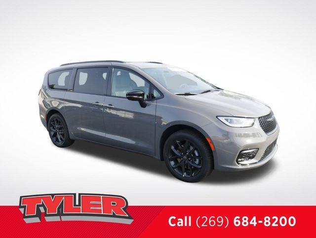 new 2025 Chrysler Pacifica car