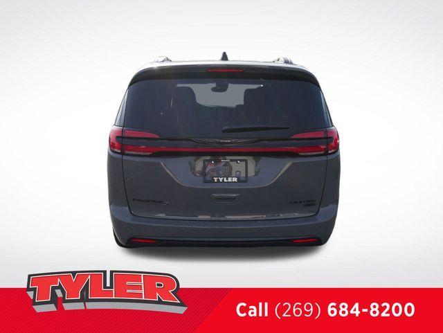 new 2025 Chrysler Pacifica car