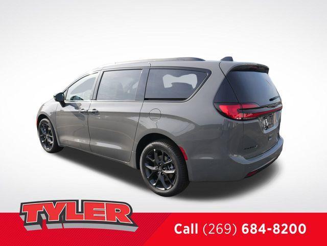 new 2025 Chrysler Pacifica car