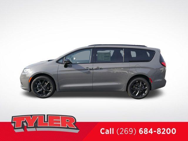new 2025 Chrysler Pacifica car
