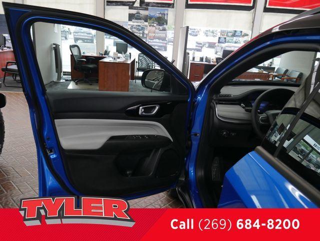 new 2025 Jeep Compass car