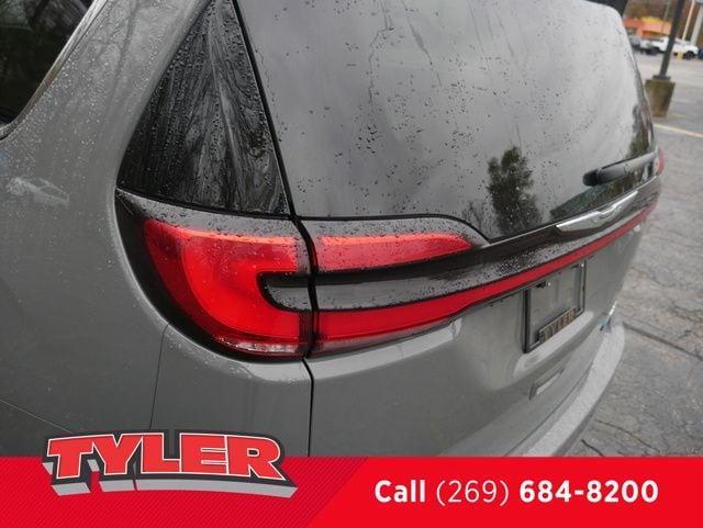 used 2022 Chrysler Pacifica Hybrid car, priced at $20,500