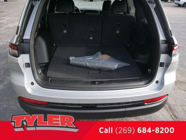 new 2025 Jeep Grand Cherokee car, priced at $50,186