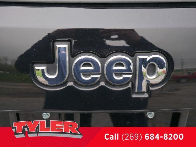 used 2022 Jeep Grand Cherokee WK car, priced at $29,981