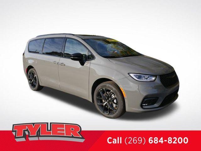 new 2025 Chrysler Pacifica car, priced at $52,135