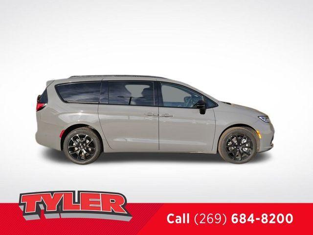 new 2025 Chrysler Pacifica car, priced at $53,635