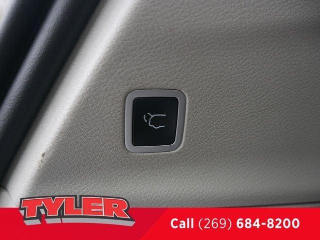 used 2022 Chrysler Pacifica car, priced at $22,500