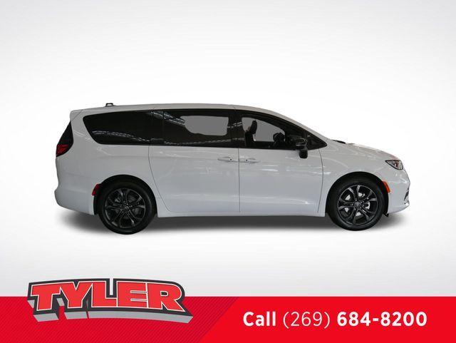 new 2026 Chrysler Pacifica car, priced at $42,782