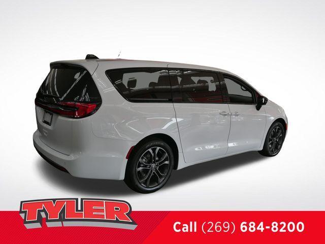new 2026 Chrysler Pacifica car, priced at $42,782