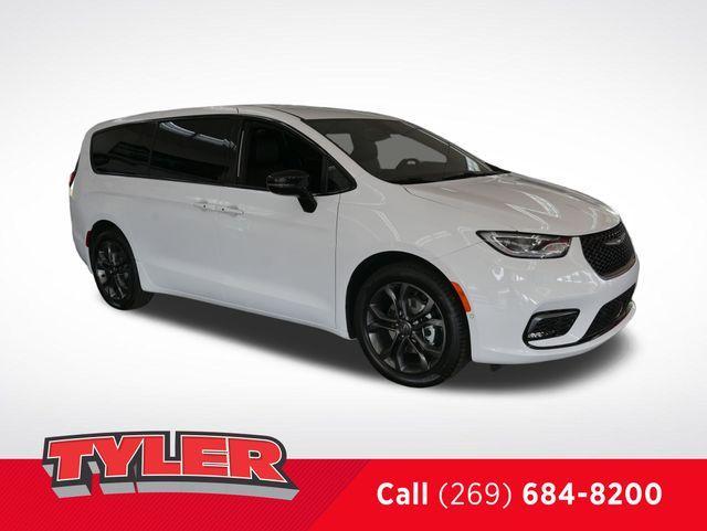 new 2026 Chrysler Pacifica car, priced at $42,782