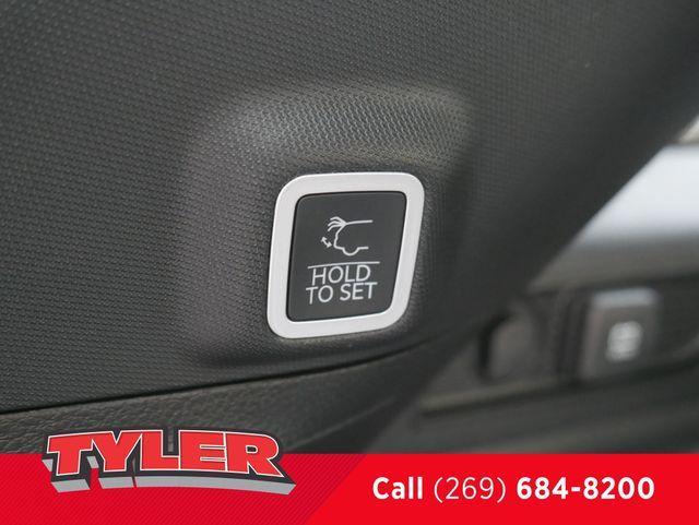 new 2025 Jeep Grand Cherokee car, priced at $48,186