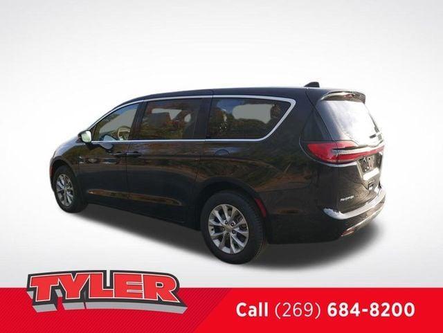 new 2025 Chrysler Pacifica car, priced at $43,440