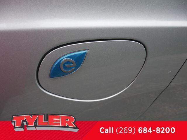 used 2021 Chrysler Pacifica Hybrid car, priced at $21,000