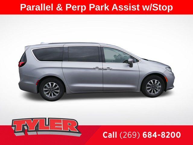 used 2021 Chrysler Pacifica Hybrid car, priced at $21,000