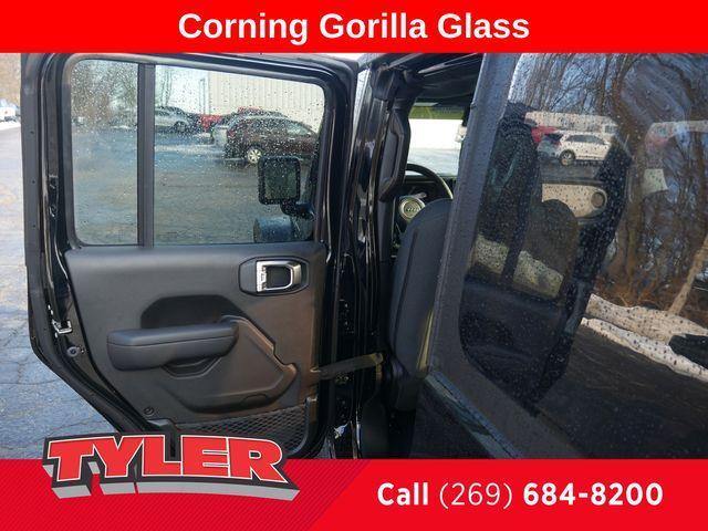 new 2025 Jeep Wrangler car, priced at $45,755