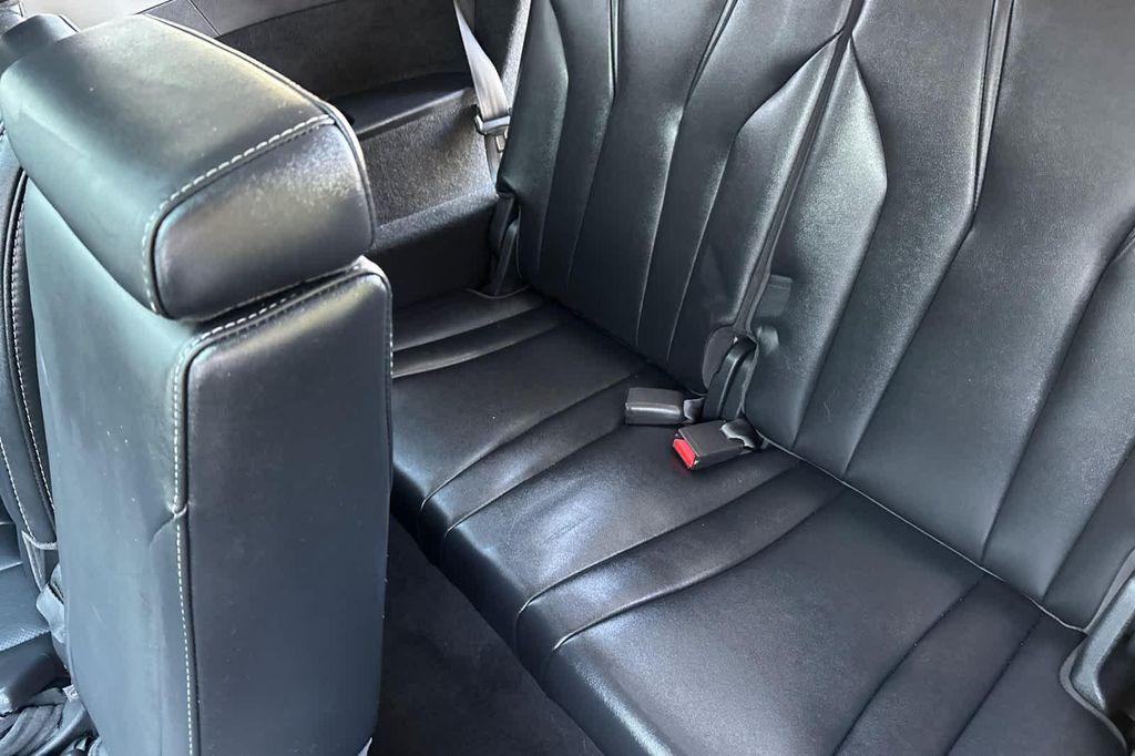 used 2022 Acura MDX car, priced at $34,648