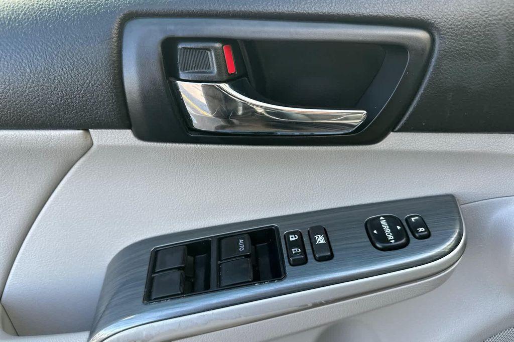 used 2012 Toyota Camry Hybrid car, priced at $9,988