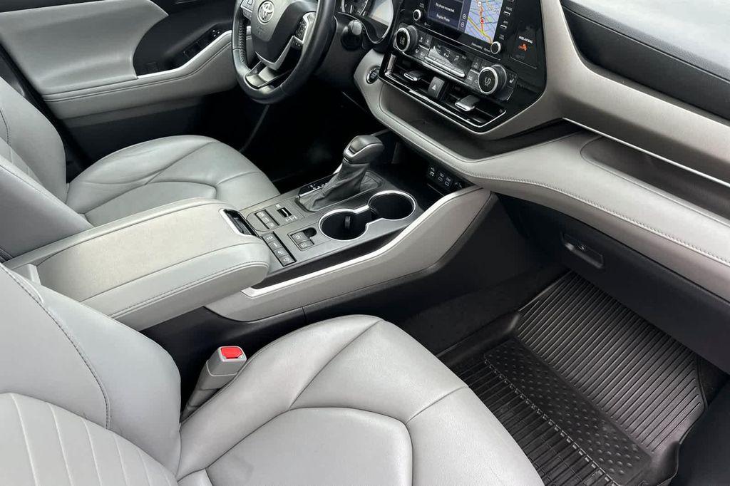 used 2022 Toyota Highlander car, priced at $32,940