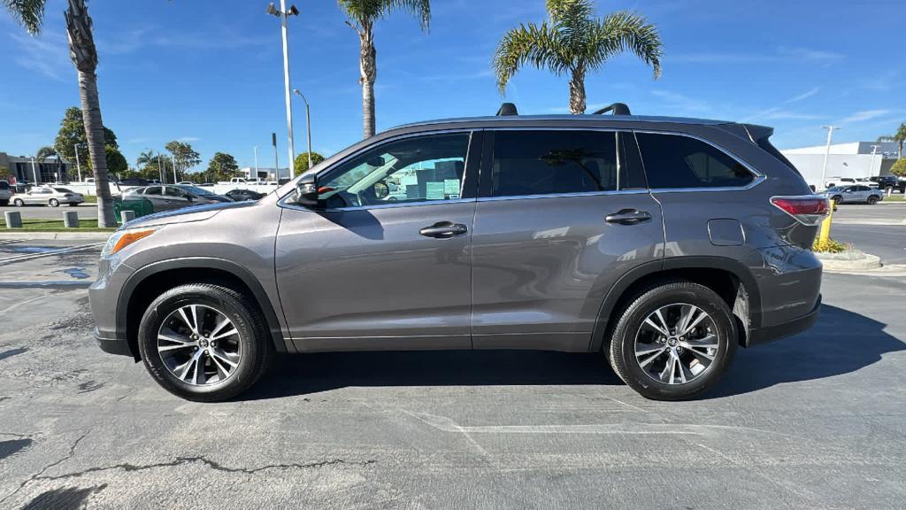 used 2016 Toyota Highlander car, priced at $12,988