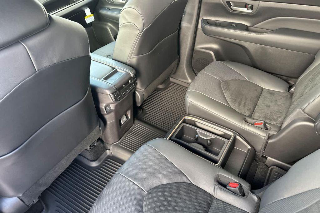 new 2026 Toyota Grand Highlander Hybrid car, priced at $64,278